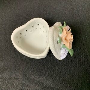 Heart shaped Potpourri,Jewelry Box in Good Condition